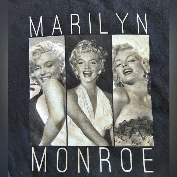 Marilyn Monroe Graphic Pullover Crewneck Sweatshirt EUC Sz M - Picture 2 of 5